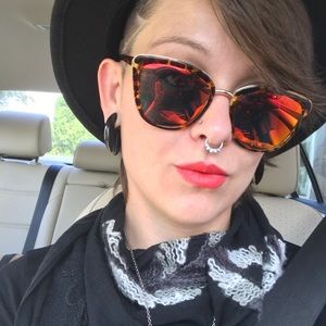 Meet your Posher, Nikki